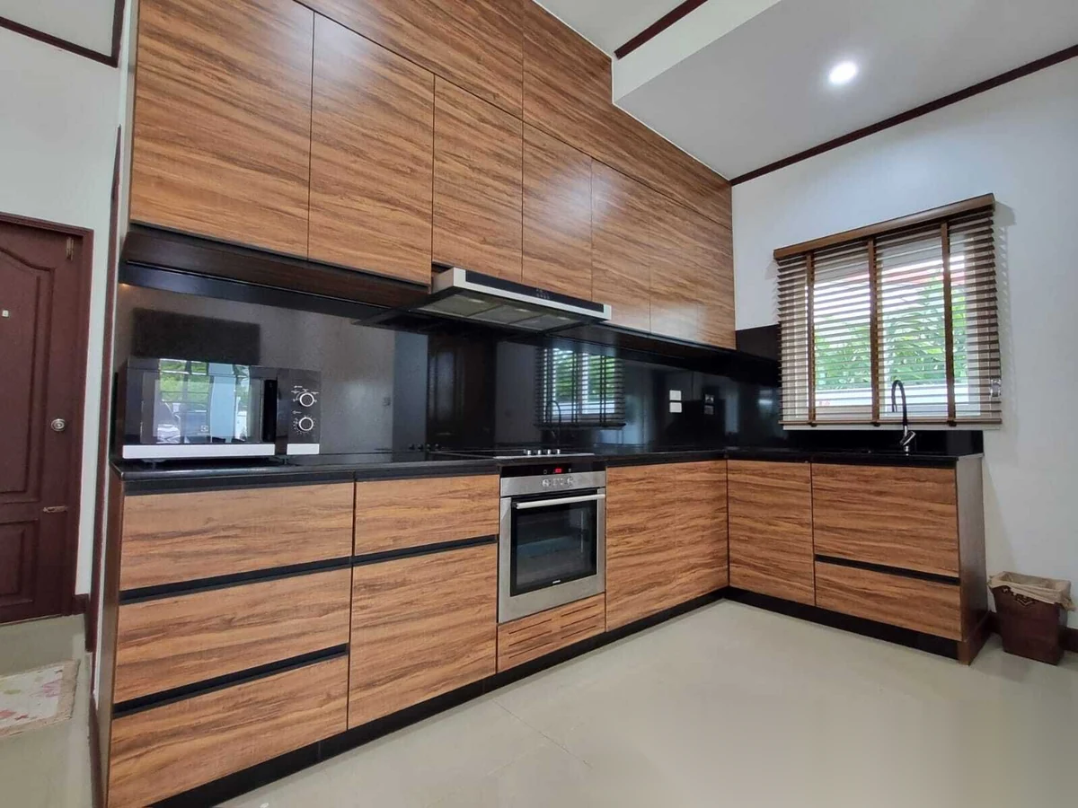 4 Bedroom House for rent at Permsap Villa complex · Si Sunthon · Garden View — photo 8