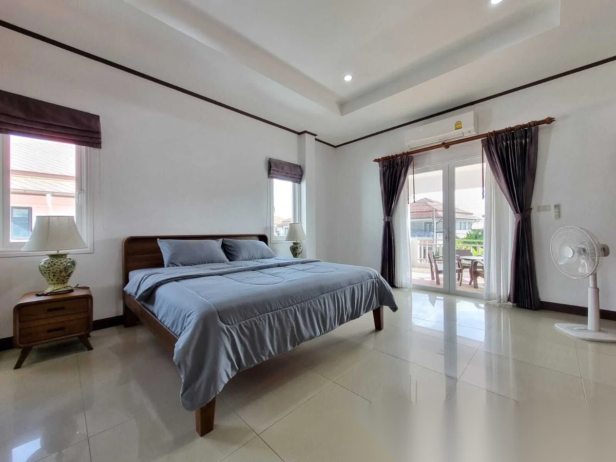 4 Bedroom House for rent at Permsap Villa complex · Si Sunthon · Garden View — photo 11