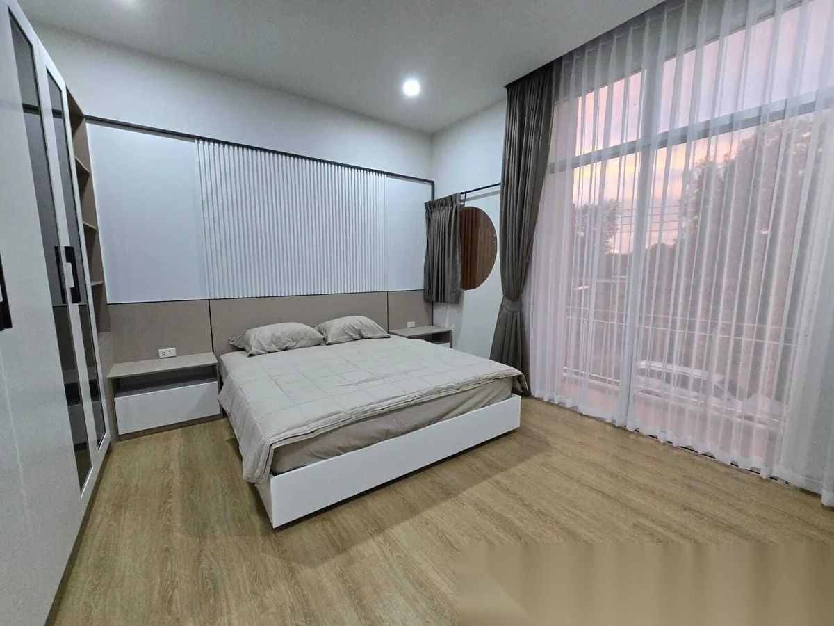 2 Bedroom House for rent at Modern Life Si Sunthon complex · Si Sunthon · Garden View — photo 3