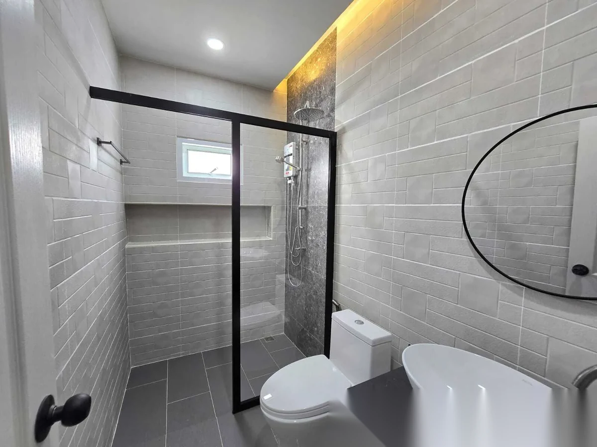 2 Bedroom House for rent at Modern Life Si Sunthon complex · Si Sunthon · Garden View — photo 11