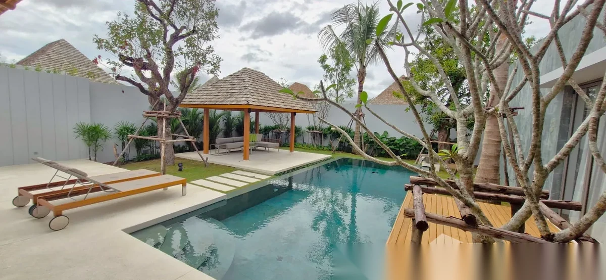 4 Bedroom Villa for rent at Anchan Flora complex · Thep Krasattri · Pool View — photo 2