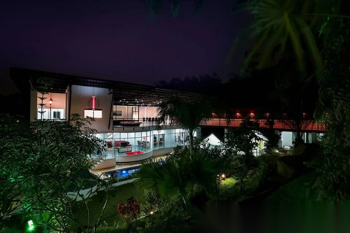 10 Bedroom Villa for sale · Chalong · Garden View — photo 28
