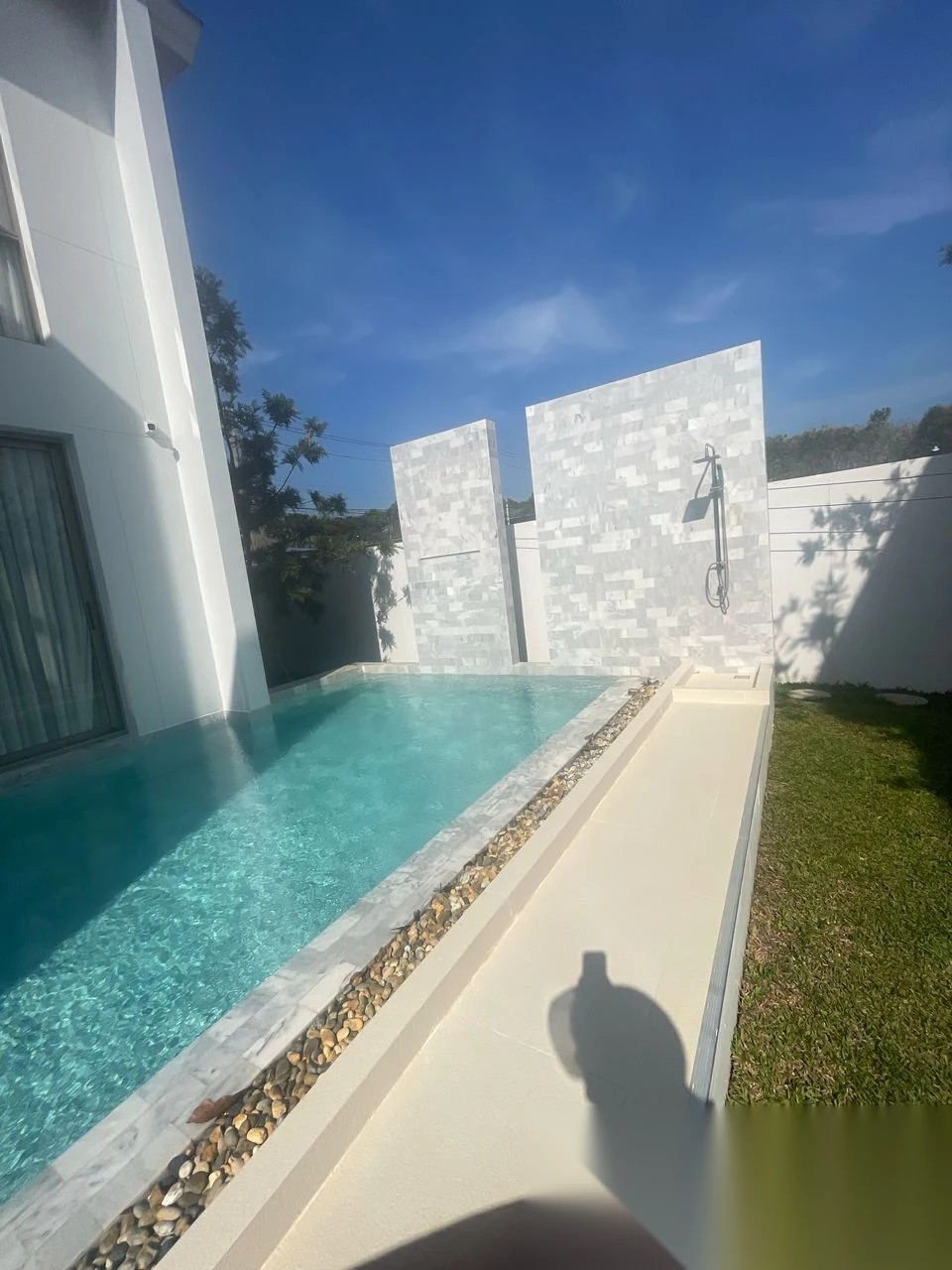 3 Bedroom Villa for rent at LuxPride by Wallaya Villas complex · Si Sunthon · Pool View — photo 2