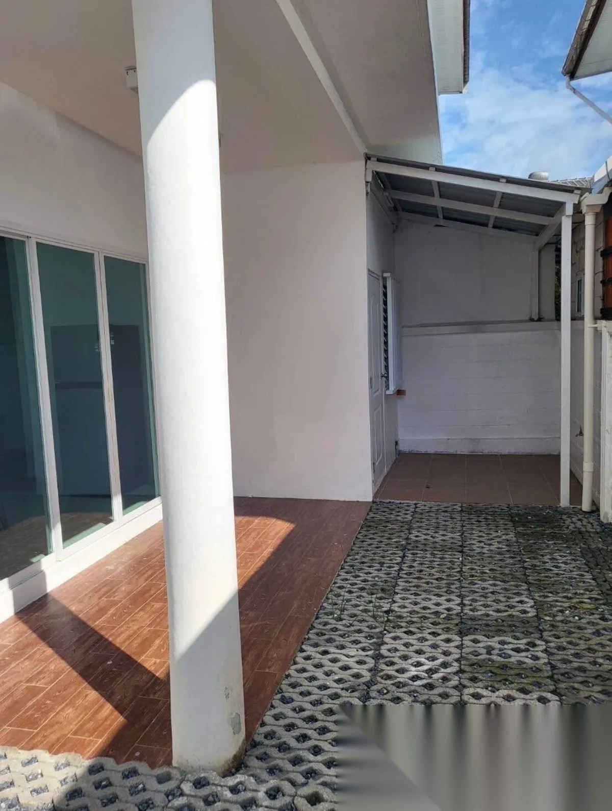 3 Bedroom Townhouse for rent at Sam Kong Park complex · Phuket Town · Garden View — photo 11