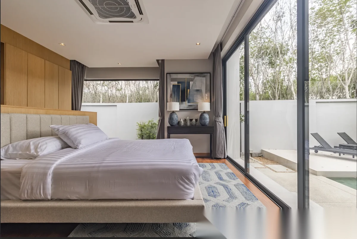 3 Bedroom Villa for rent at Botanica Modern Loft II complex · Si Sunthon · Pool View — photo 6
