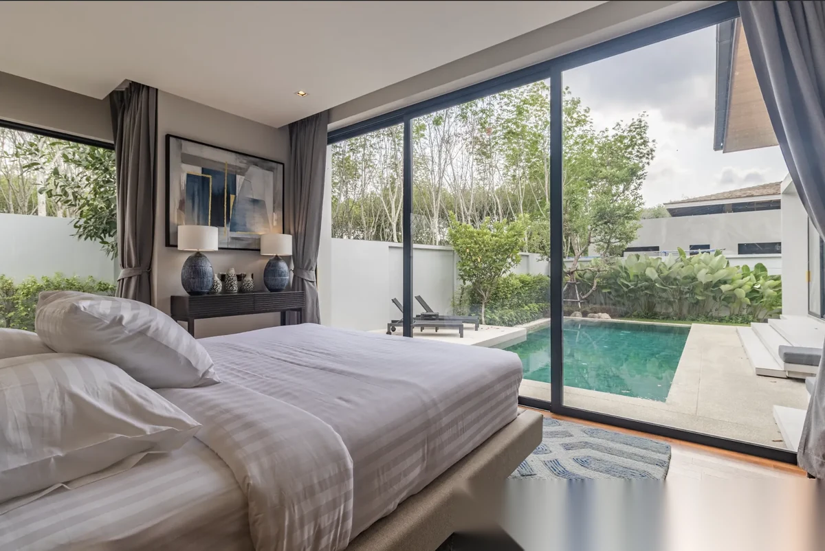 3 Bedroom Villa for rent at Botanica Modern Loft II complex · Si Sunthon · Pool View — photo 7