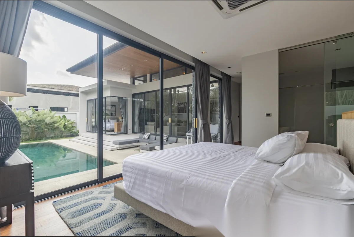 3 Bedroom Villa for rent at Botanica Modern Loft II complex · Si Sunthon · Pool View — photo 8