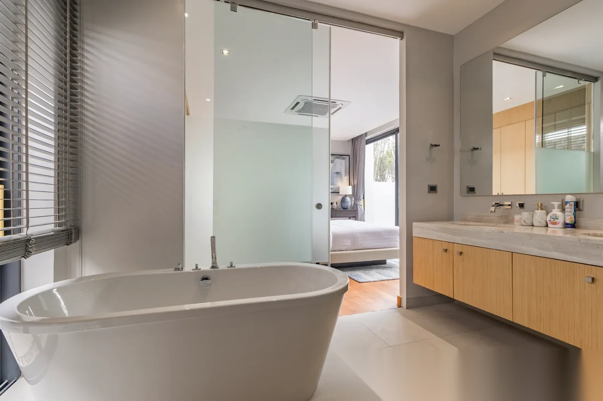 3 Bedroom Villa for rent at Botanica Modern Loft II complex · Si Sunthon · Pool View — photo 12
