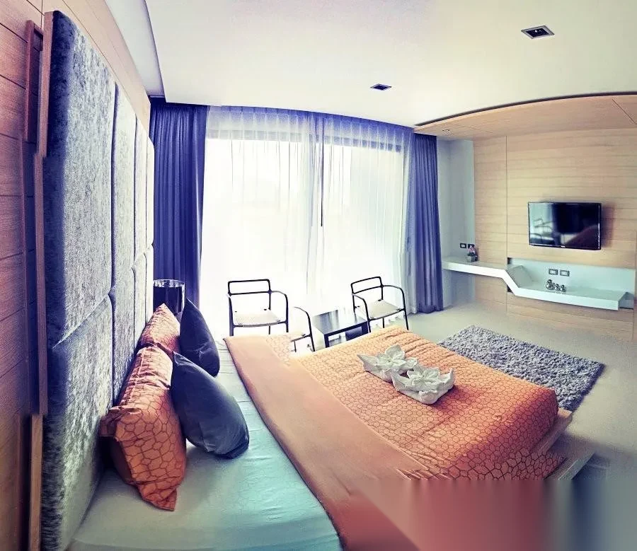 Апартаменты студия в ЖК The Emerald Terrace · Патонг · Выход к бассейну — фото 14