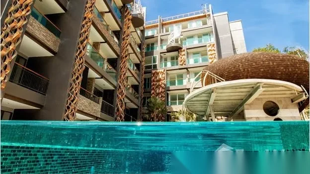 Апартаменты студия в ЖК The Emerald Terrace · Патонг · Вид на бассейн — фото 13