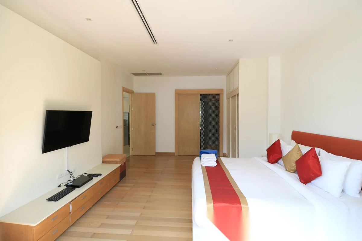 1 Bedroom Apartment for sale at Grand Kamala Falls complex · Kamala · Pool View — photo 4