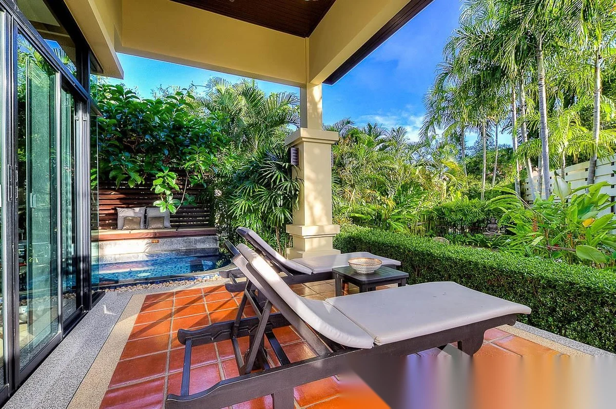 1 Bedroom Villa for sale at Nai Harn Baan Bua - Baan Pattama complex · Rawai · Pool View — photo 4