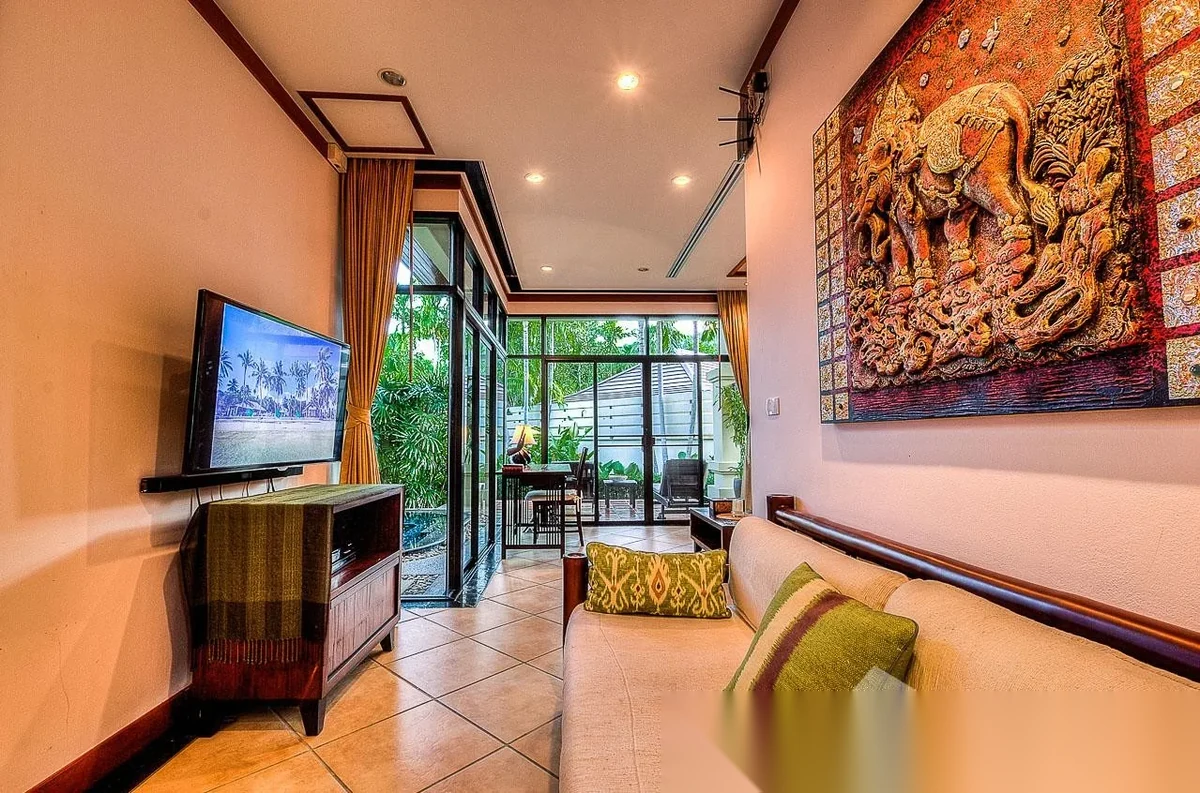 1 Bedroom Villa for sale at Nai Harn Baan Bua - Baan Pattama complex · Rawai · Pool View — photo 7