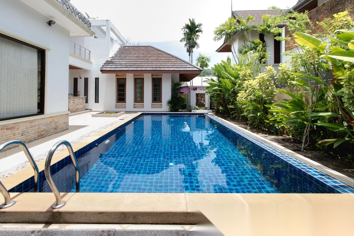 4 Bedroom Villa for sale · Choeng Thale · Pool View — photo 2