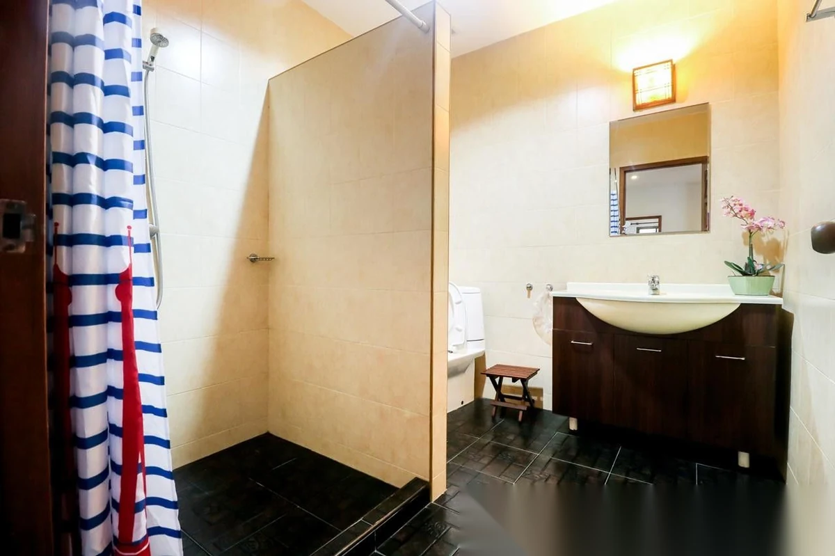 7 Bedroom Villa for sale at Anuphas Golf Ville complex · Kathu · Lake View — photo 36