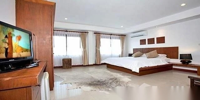 8 Bedroom Villa for sale · Choeng Thale · Pool View — photo 15