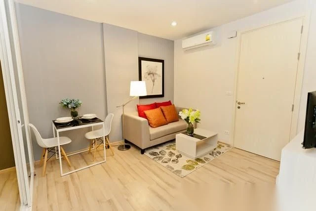 Апартаменты 1BR в ЖК The Base Uptown · Пхукет-таун · Вид на бассейн — фото 6