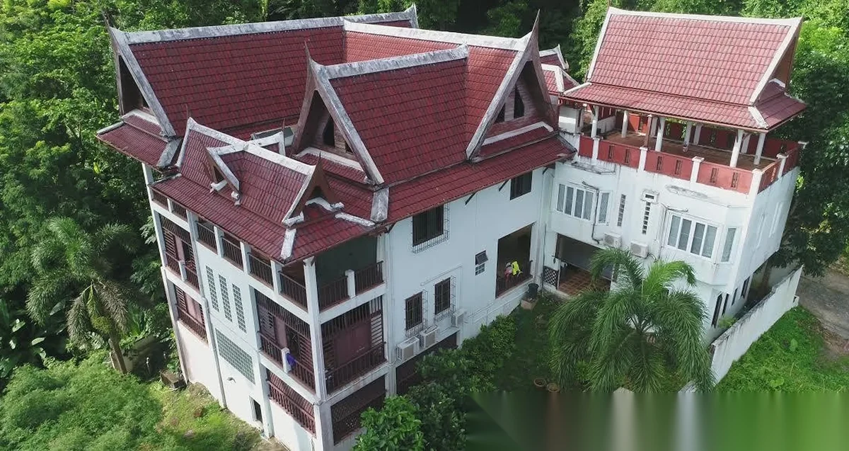 6 Bedroom Villa for sale · Kathu · Pool View