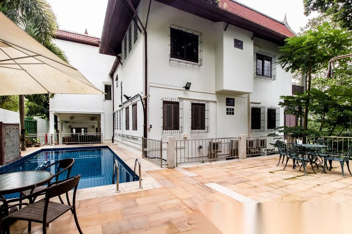 6 Bedroom Villa for sale · Kathu · Pool View — photo 2