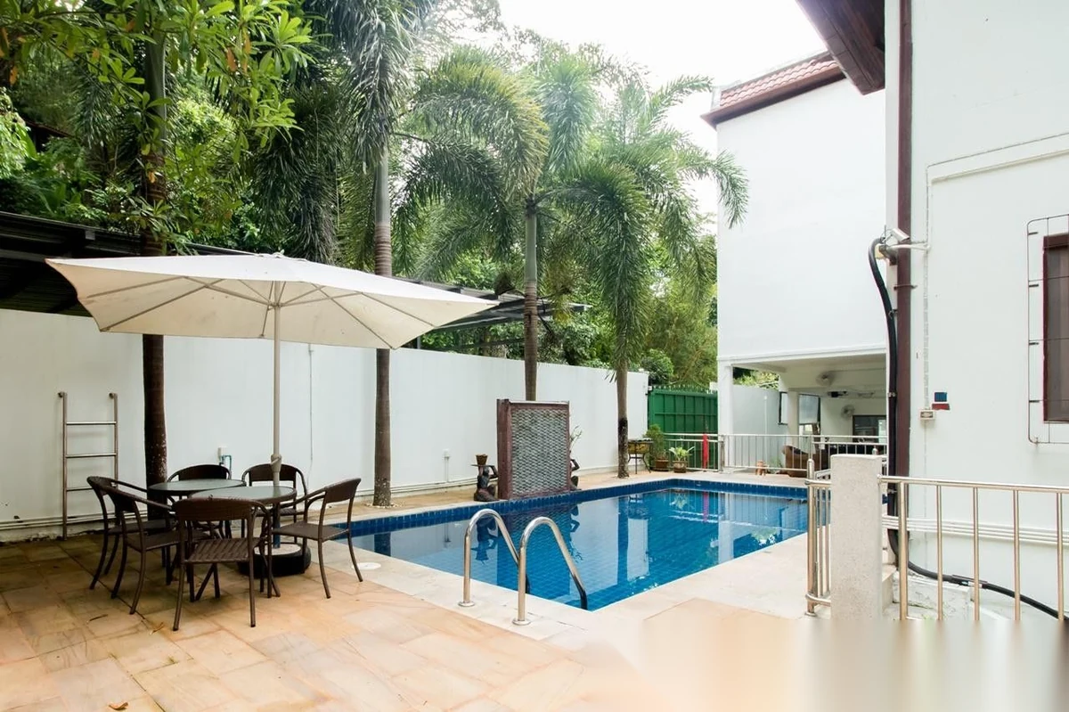 6 Bedroom Villa for sale · Kathu · Pool View — photo 3