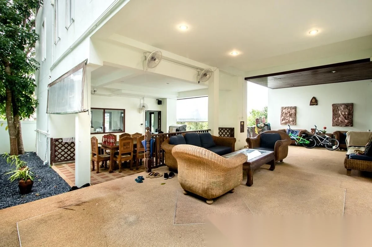 6 Bedroom Villa for sale · Kathu · Pool View — photo 5