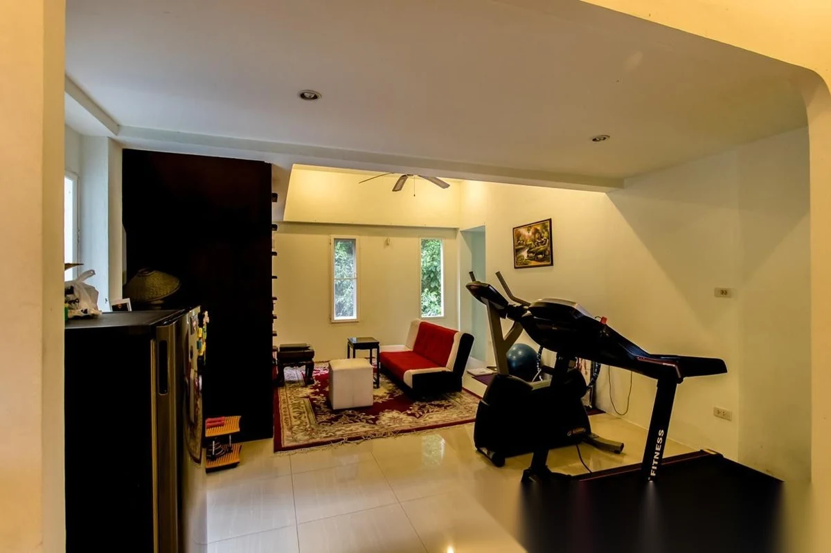 6 Bedroom Villa for sale · Kathu · Pool View — photo 9