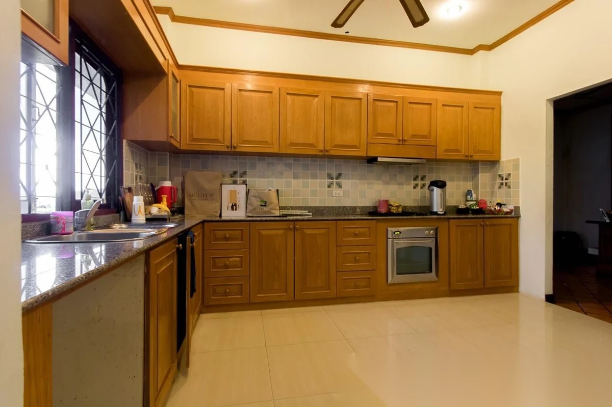 6 Bedroom Villa for sale · Kathu · Pool View — photo 11