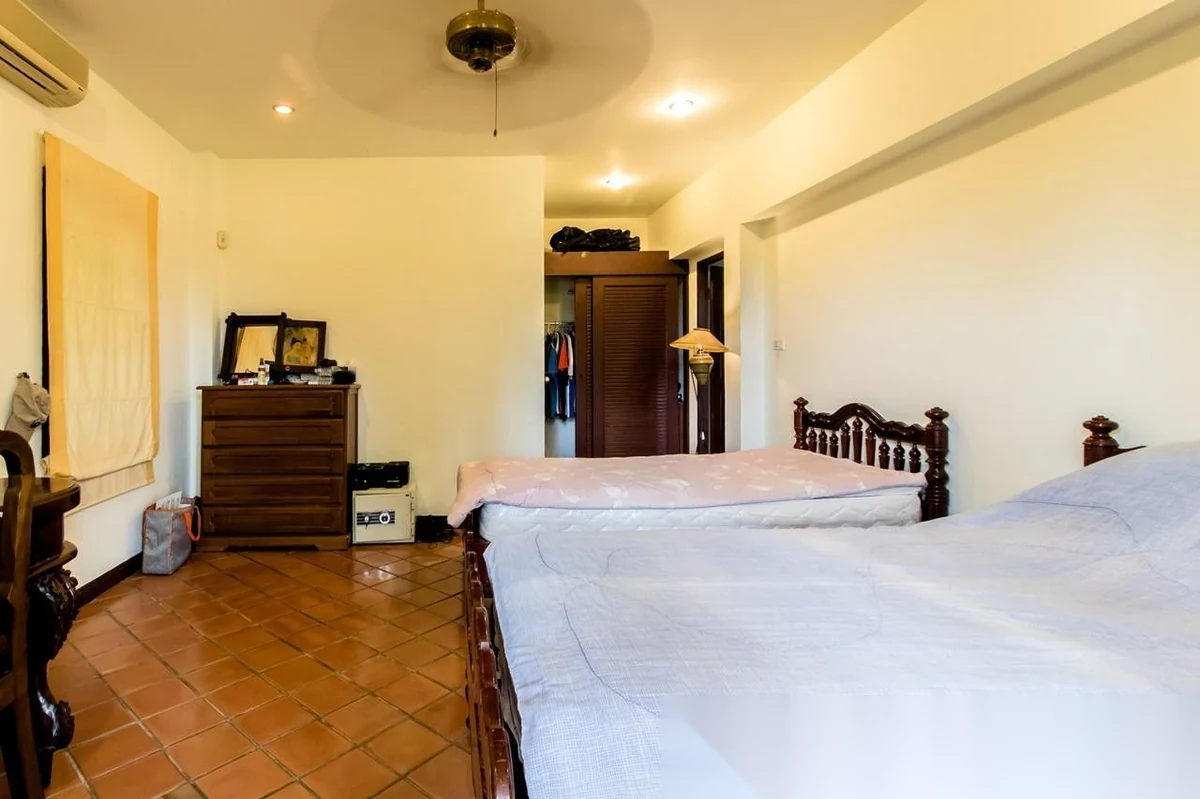 6 Bedroom Villa for sale · Kathu · Pool View — photo 24