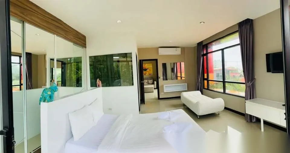 Апартаменты 2BR в ЖК Naiharn Sea Condominium · Раваи · Вид на бассейн — фото 2