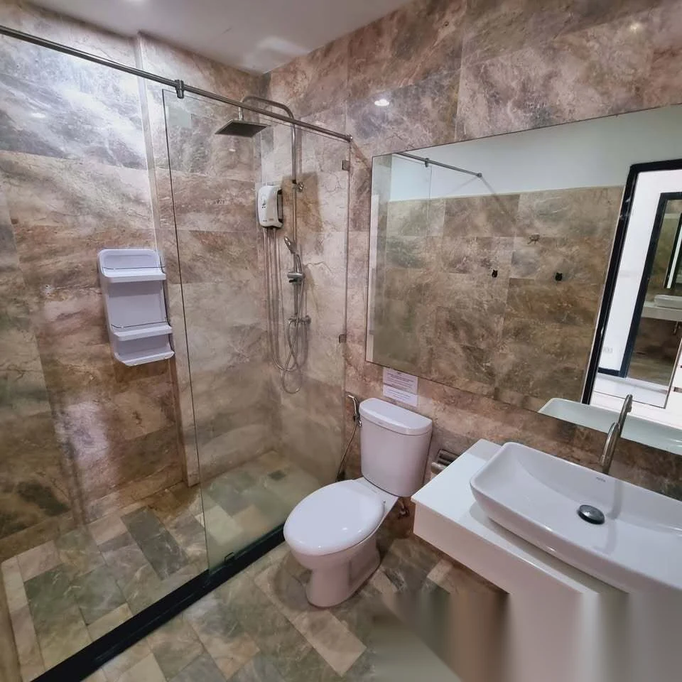 Апартаменты 2BR в ЖК Naiharn Sea Condominium · Раваи · Вид на бассейн — фото 8