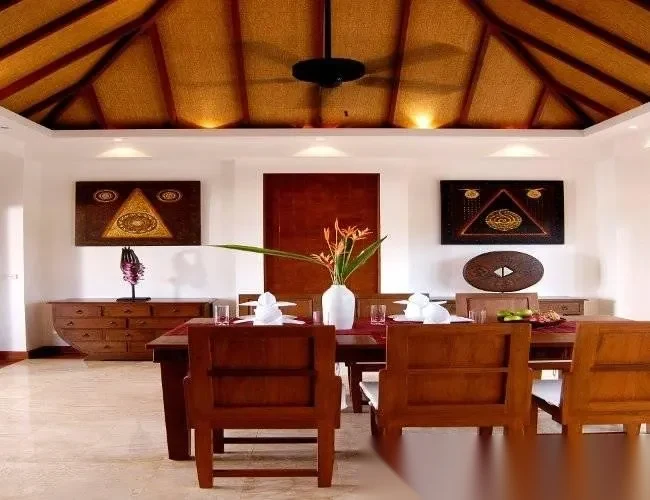 Вилла 5BR в комплексе Baan Thai Surin Hill · Чернг Тале / Bang Tao · Вид на бассейн — фото 4
