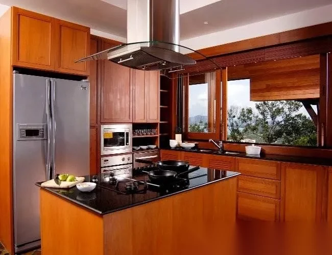 Вилла 5BR в комплексе Baan Thai Surin Hill · Чернг Тале / Bang Tao · Вид на бассейн — фото 5