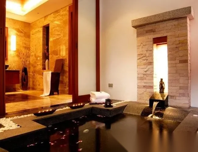Вилла 5BR в комплексе Baan Thai Surin Hill · Чернг Тале / Bang Tao · Вид на бассейн — фото 8