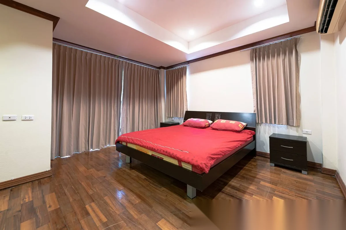 4 Bedroom Villa for sale · Patong · Pool View — photo 12