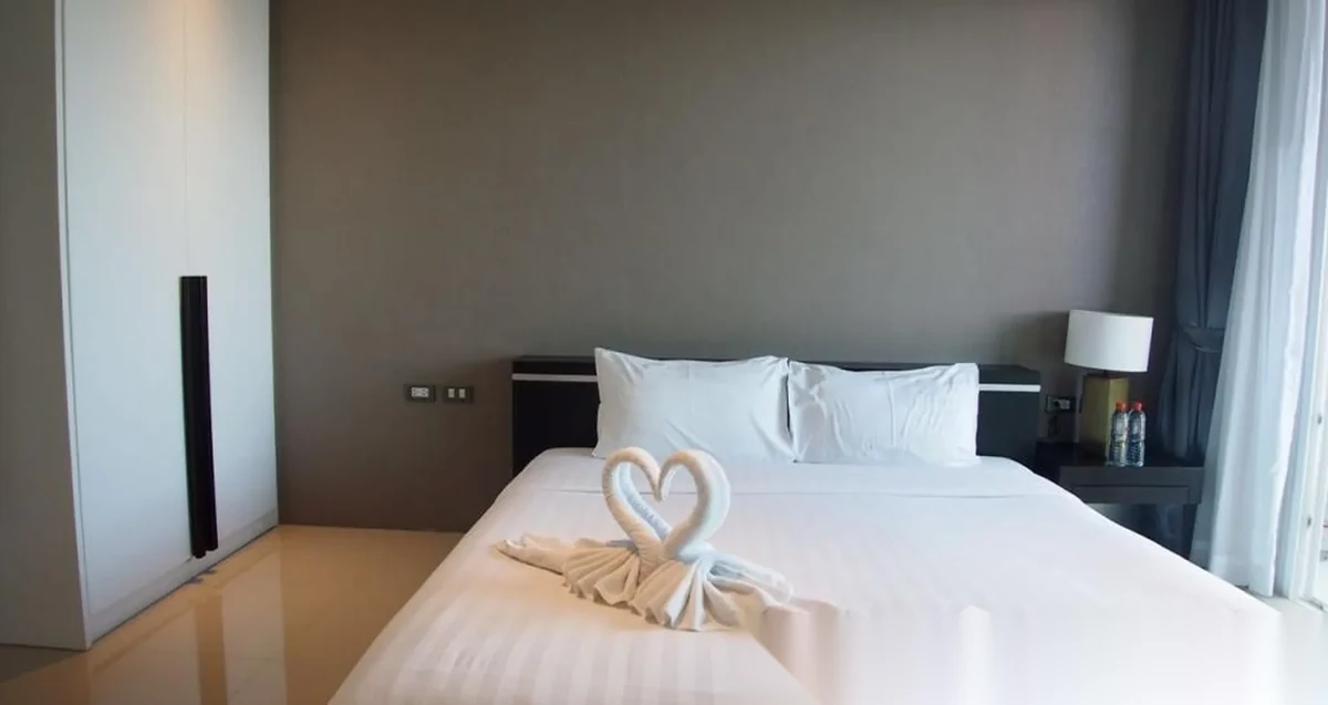 Studio Apartment for sale at The Emerald Terrace complex · Patong · Partial Sea View — photo 2