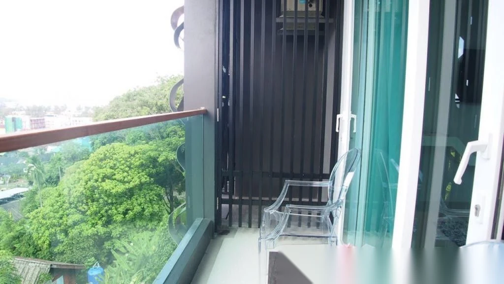Studio Apartment for sale at The Emerald Terrace complex · Patong · Partial Sea View — photo 5