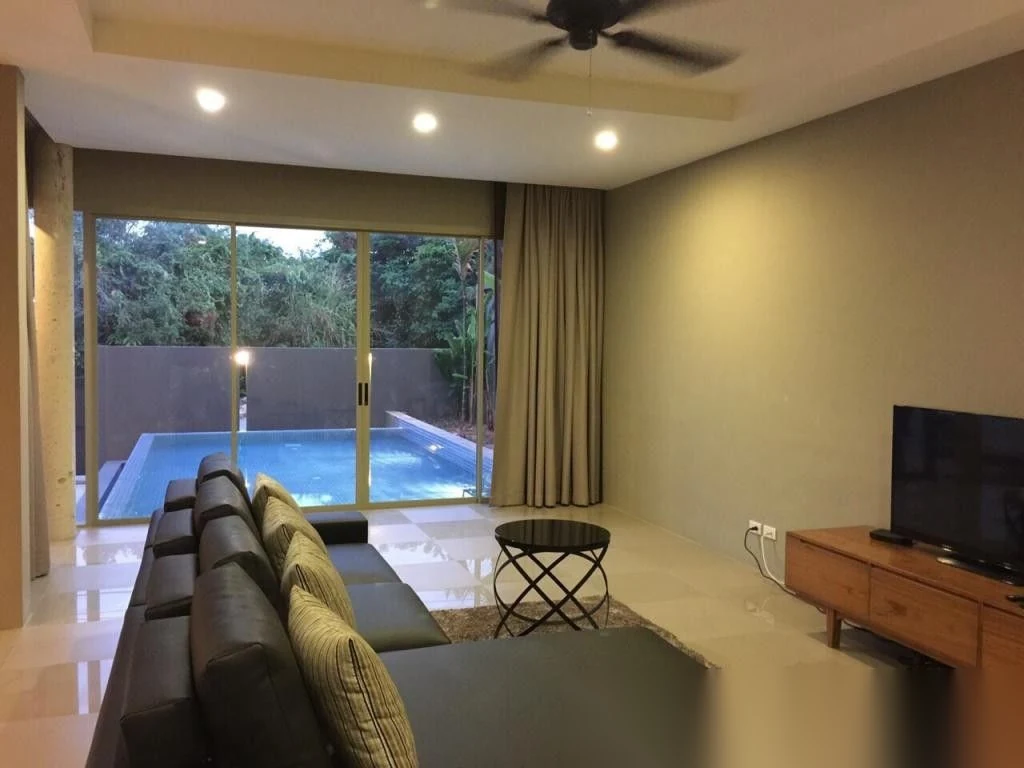 Дом 3BR в комплексе Baan Maneekram-Jomthong Thani · Вичит · Вид в сад — фото 3