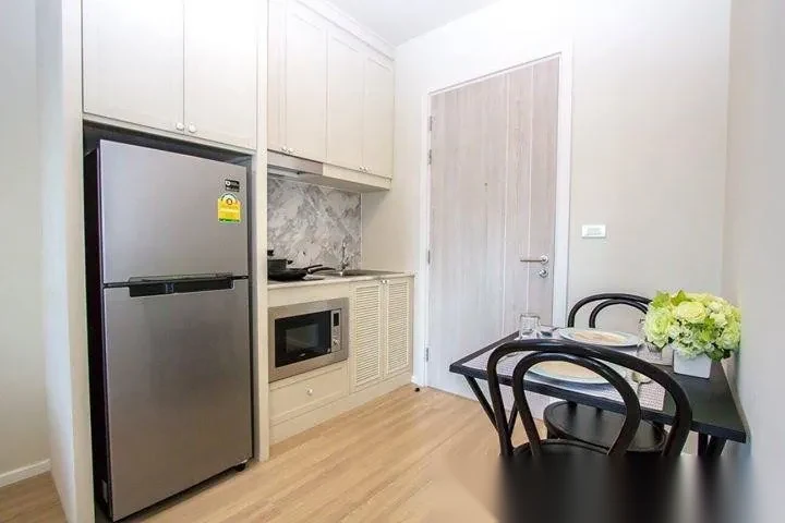 1 Bedroom Apartment for sale at Dlux Condominium complex · Chalong · Garden View — photo 8