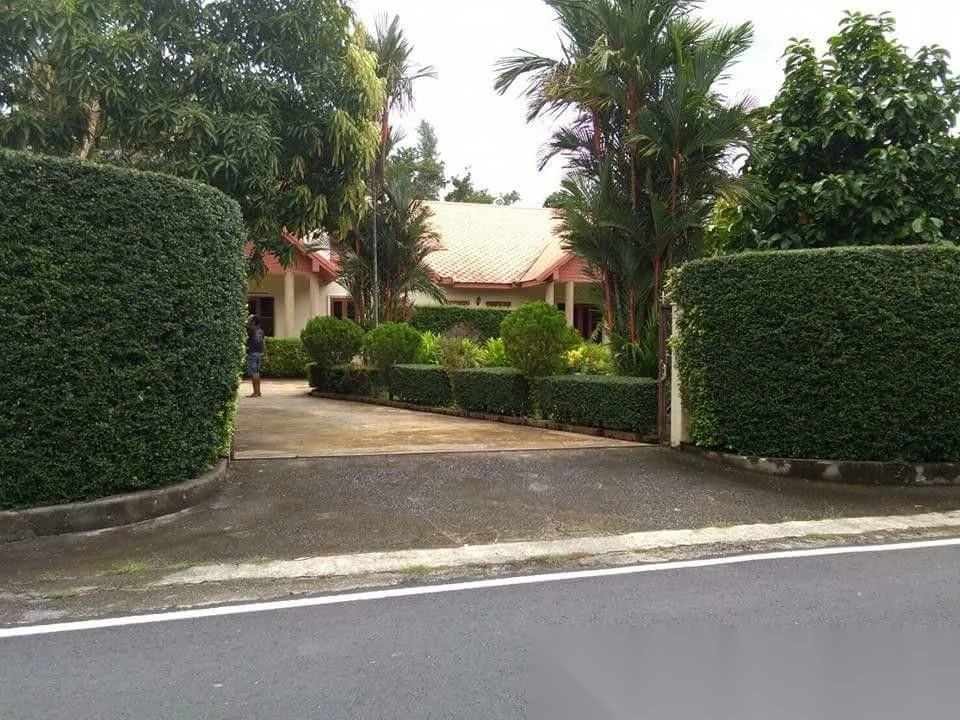 2 Bedroom House for sale · Thep Krasattri · Garden View — photo 2