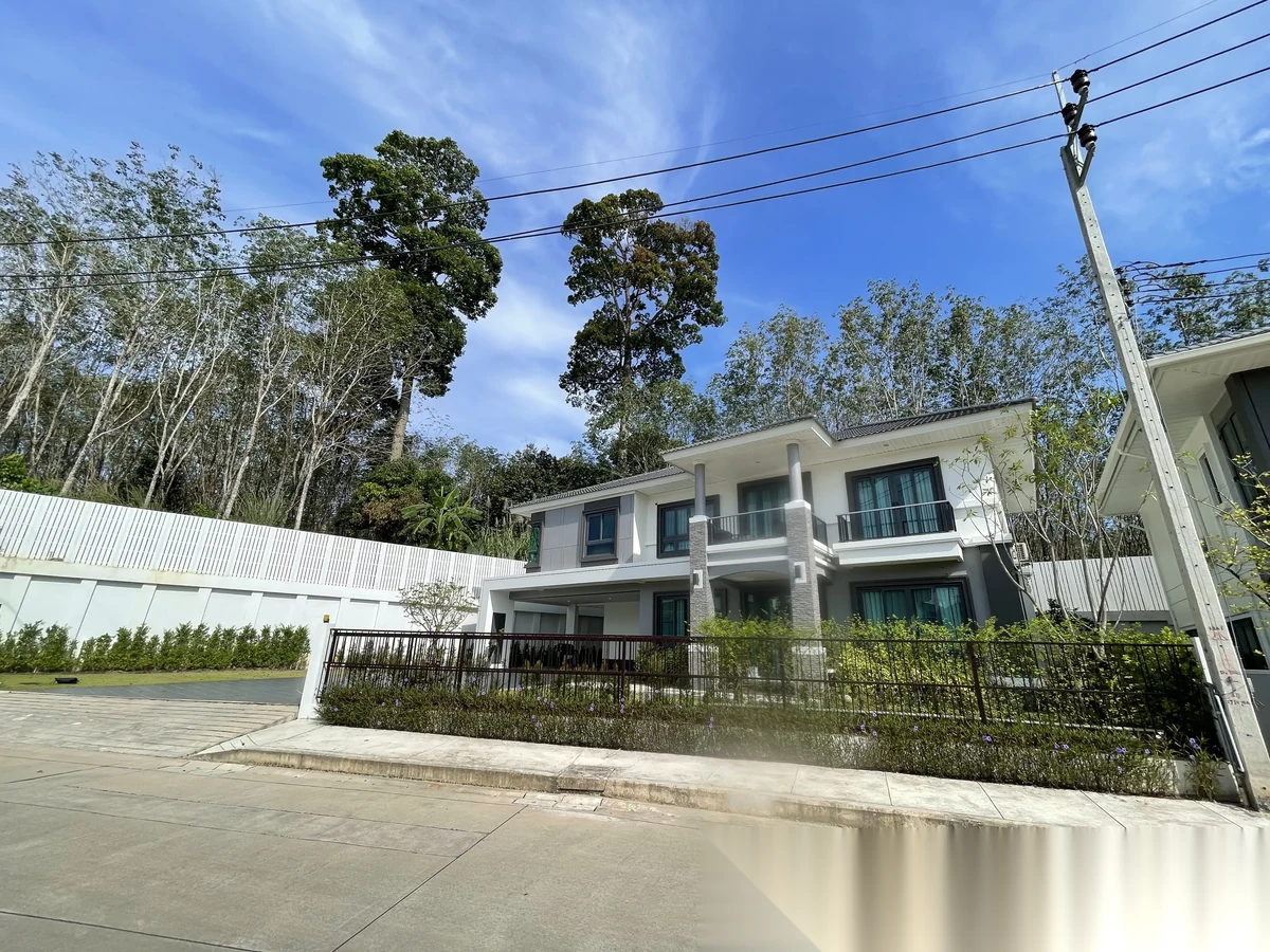 4 Bedroom Villa for sale at Supalai Palm Spring Banpon Phuket complex · Si Sunthon · Pool Access — photo 6