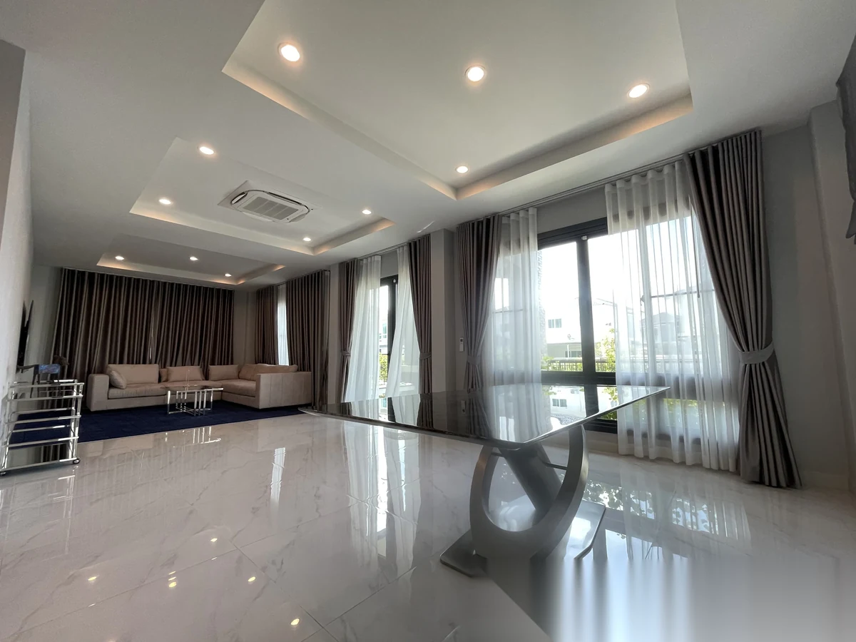 4 Bedroom Villa for sale at Supalai Palm Spring Banpon Phuket complex · Si Sunthon · Pool Access — photo 32