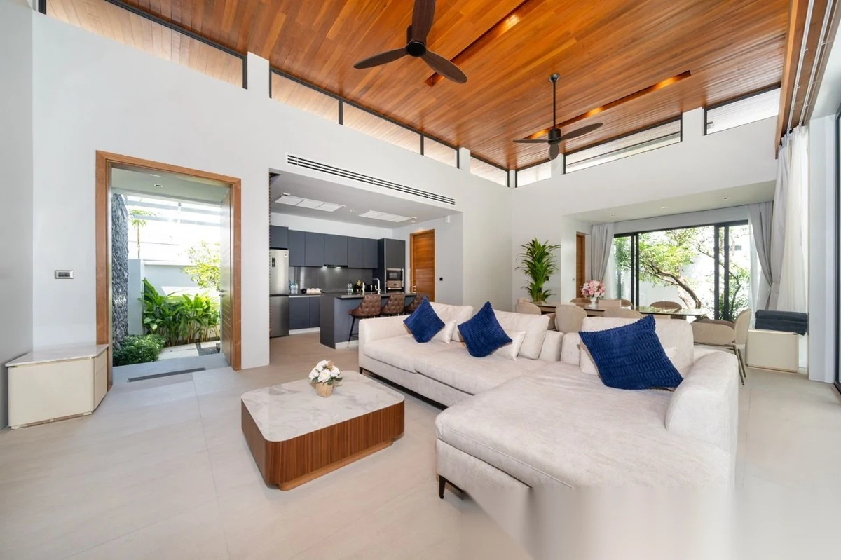4 Bedroom Villa for rent at Botanica Modern Loft complex · Si Sunthon · Pool View — photo 3