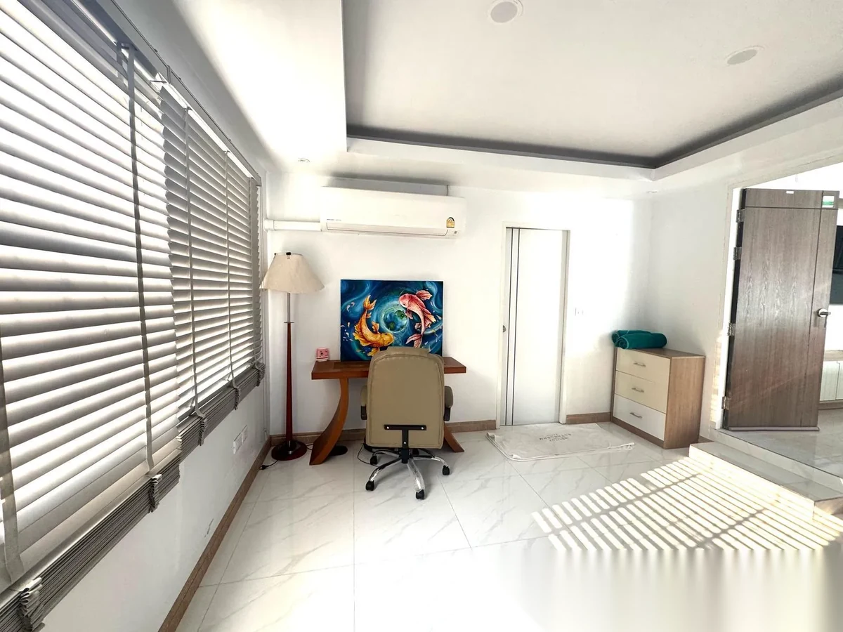 3 Bedroom Villa for rent at Baan Term Fun complex · Si Sunthon · Pool View — photo 5