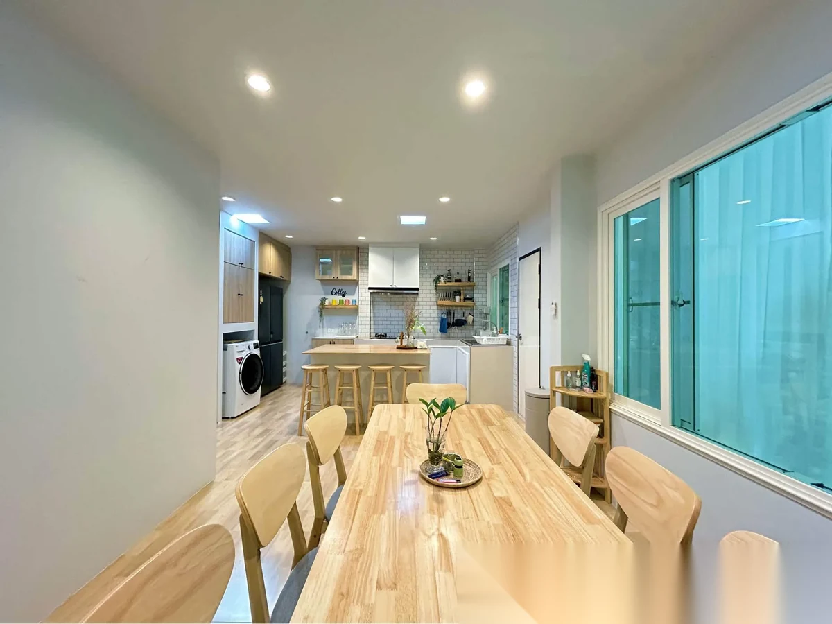 Дом 4BR в комплексе Supalai Bella Thalang Phuket · Теп Красаттри · Вид в сад — фото 12
