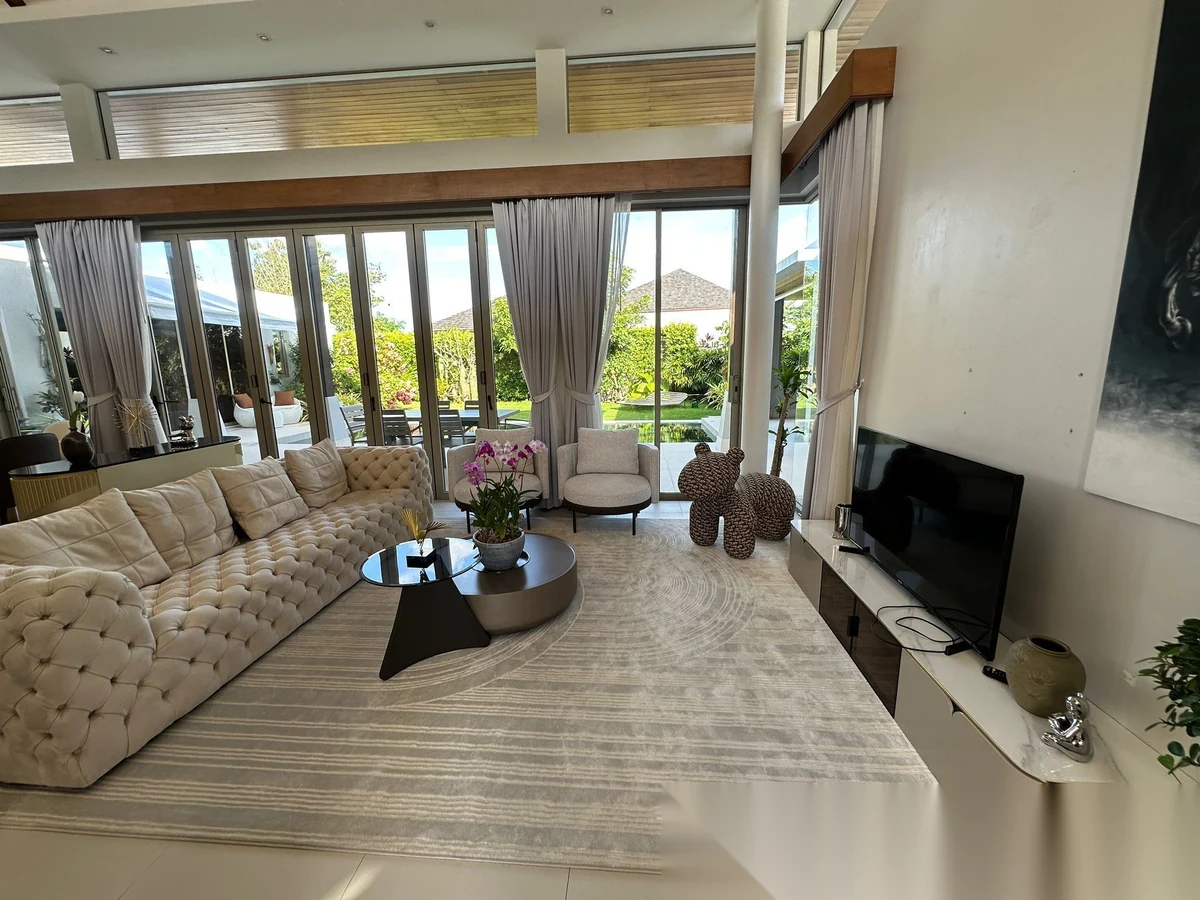 Вилла 4BR в комплексе Botanica The Residence (Phase 4) · Теп Красаттри · Вид на бассейн — фото 2