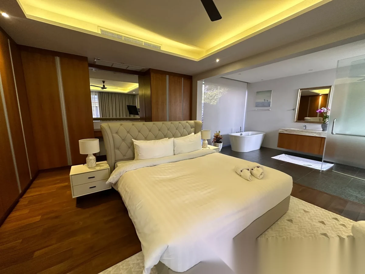 Вилла 4BR в комплексе Botanica The Residence (Phase 4) · Теп Красаттри · Вид на бассейн — фото 10