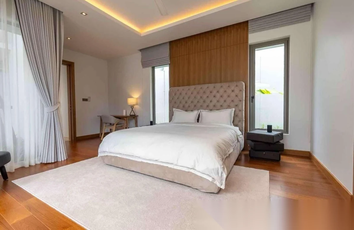 Вилла 3BR в комплексе Anchan Flora · Теп Красаттри · Вид на бассейн — фото 5