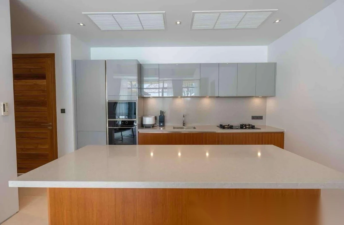 Вилла 3BR в комплексе Anchan Flora · Теп Красаттри · Вид на бассейн — фото 10