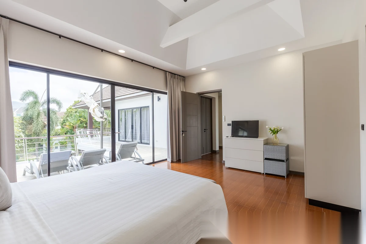 3 Bedroom Villa for rent at Garden Village complex · Si Sunthon · Pool View — photo 9
