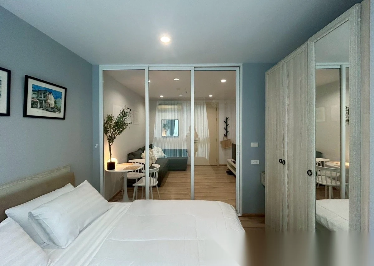 Апартаменты 1BR в ЖК The Base Height · Пхукет-таун · Вид на бассейн — фото 3